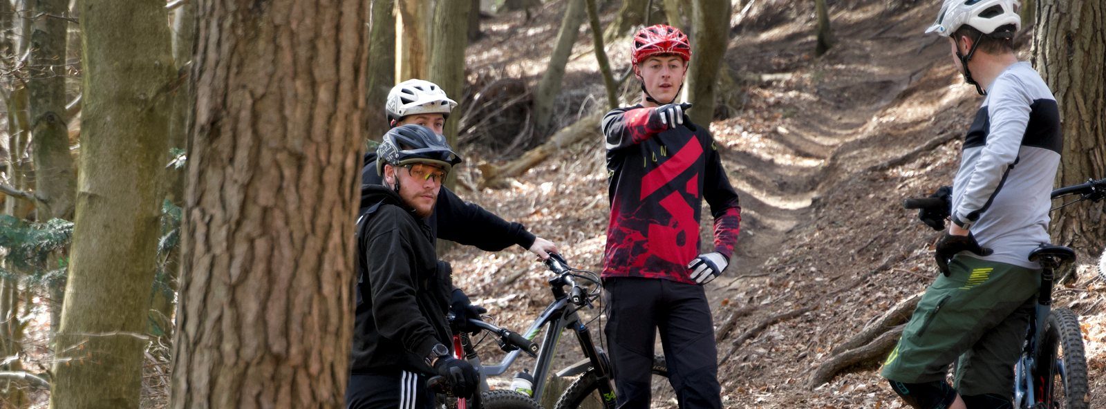 josh_mead_downhill_lessons_group